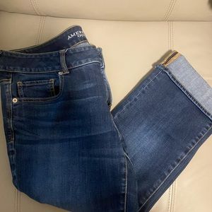 American Eagle Artist crop, size 14